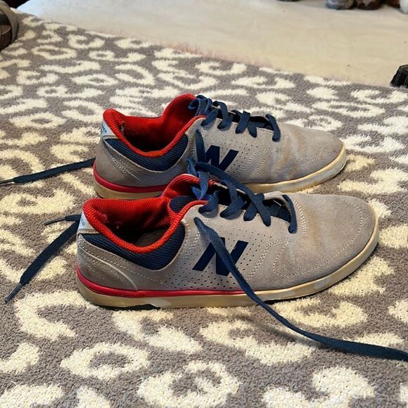 𝅺NEW Balance Numeric Grey Tennis/Athletic Shoes with Red and Blue Detail - Picture 1 of 6